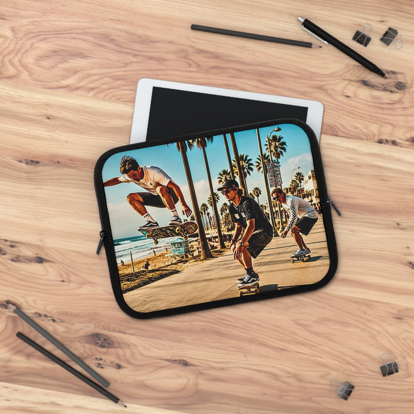 Skateboarders at Venice Beach Laptop Sleeve — Vintage Surf Skateboard Design