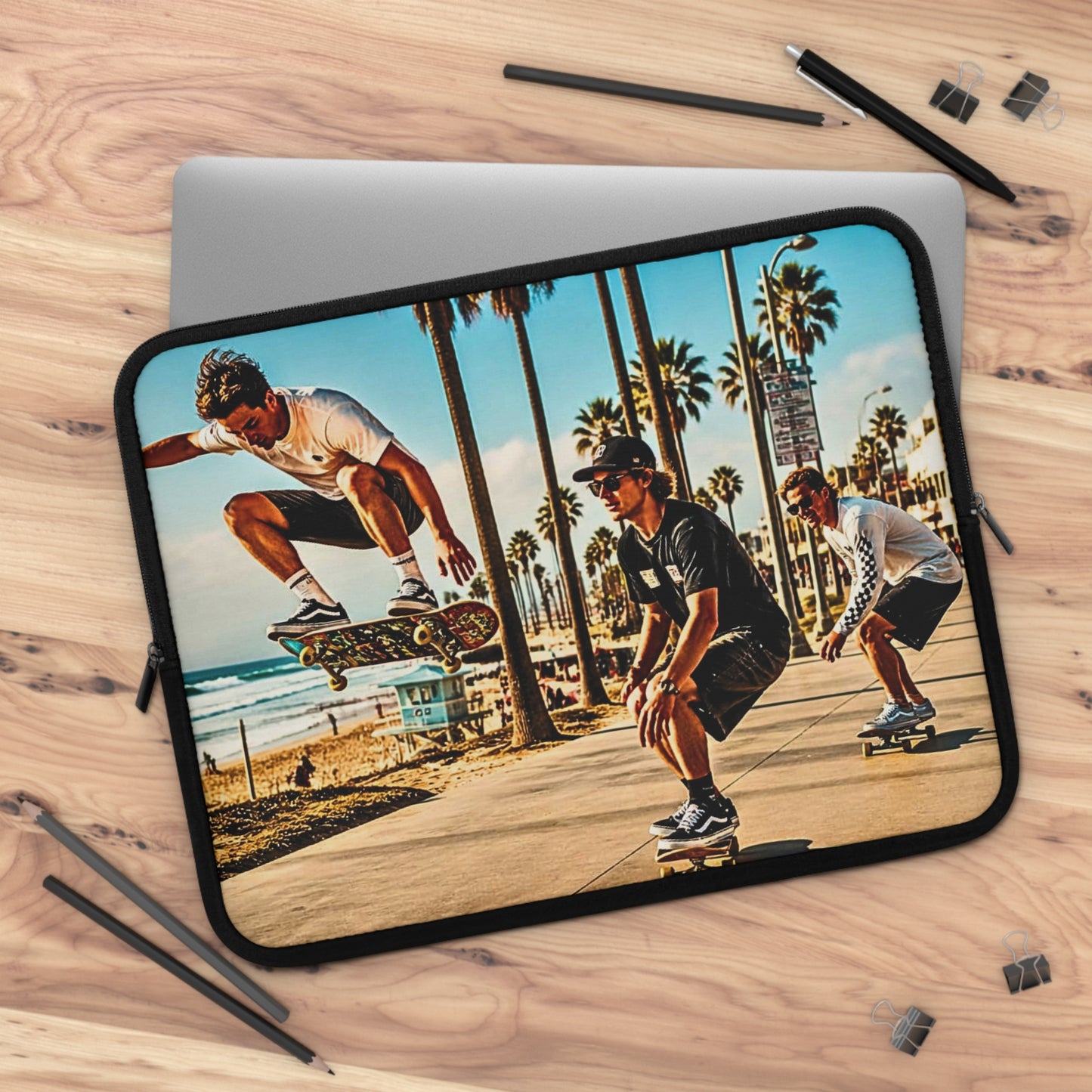 Skateboarders at Venice Beach Laptop Sleeve — Vintage Surf Skateboard Design